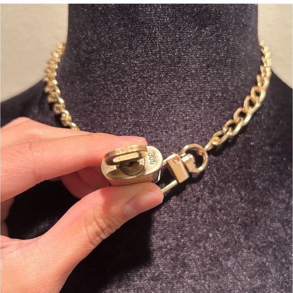Louis Vuitton lucky #306 Lock and Key Brass Gold- includes chain - Picture 5 of 5